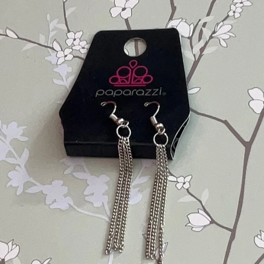 ❄️ Paparazzi | Silver Dazzling Drop Earrings Boho Industrial